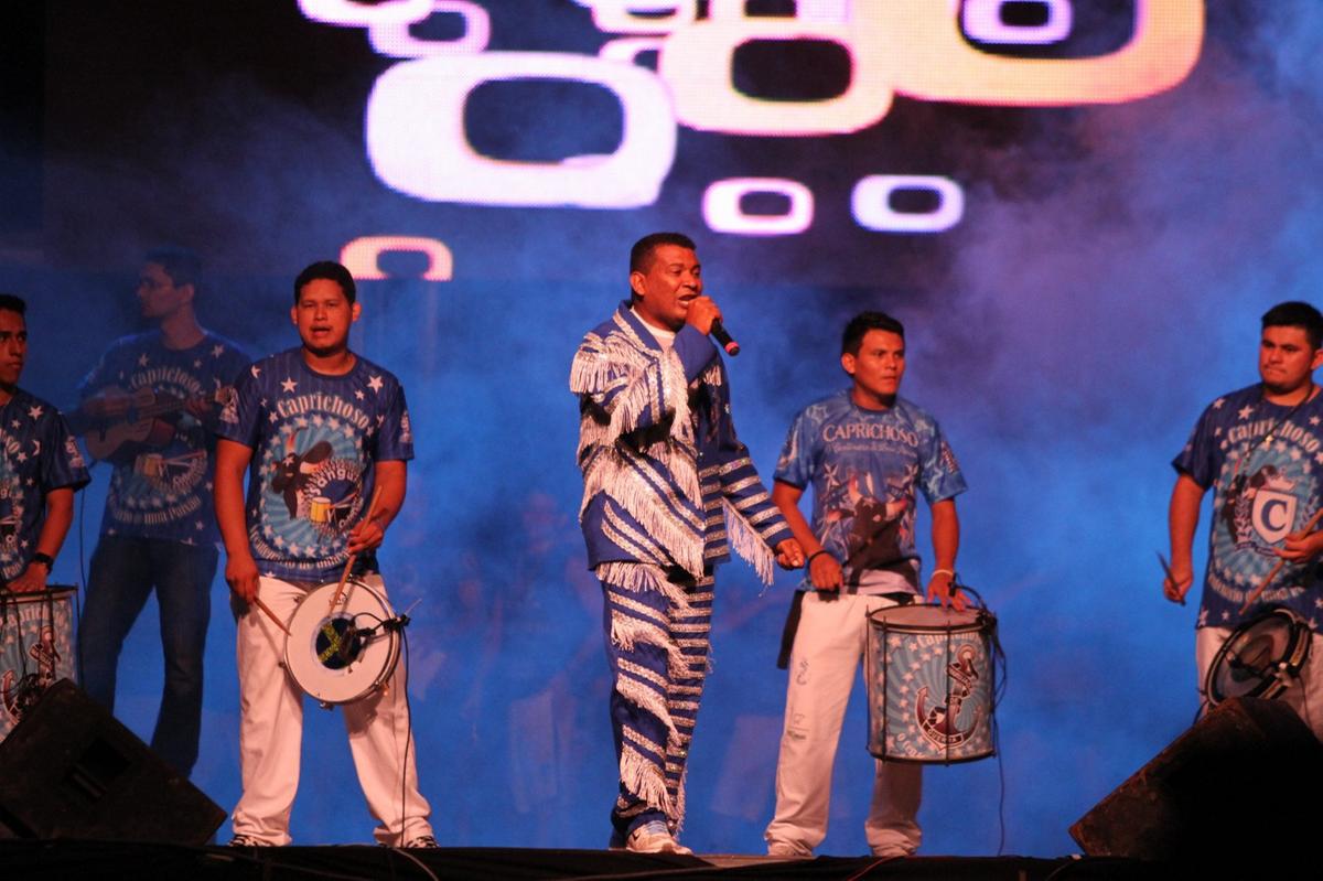 Edílson vestiu azul e branco na Arena de 2005 a 2013, como Amo e Levantador (Foto: Evandro Seixas / Arquivo AC)