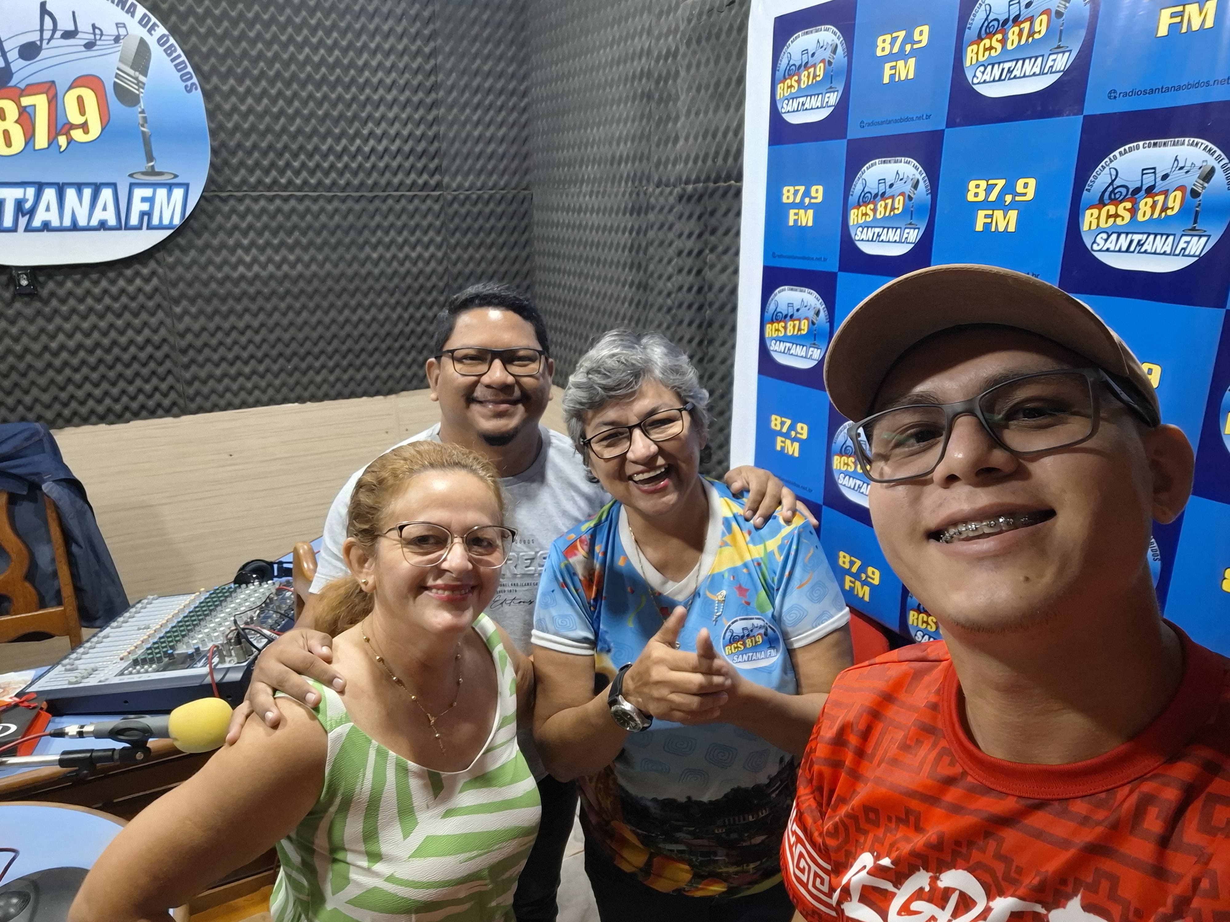 Música foi lançada no programa de rádio da locutora Inês Gladys. Foto: Divulgação 